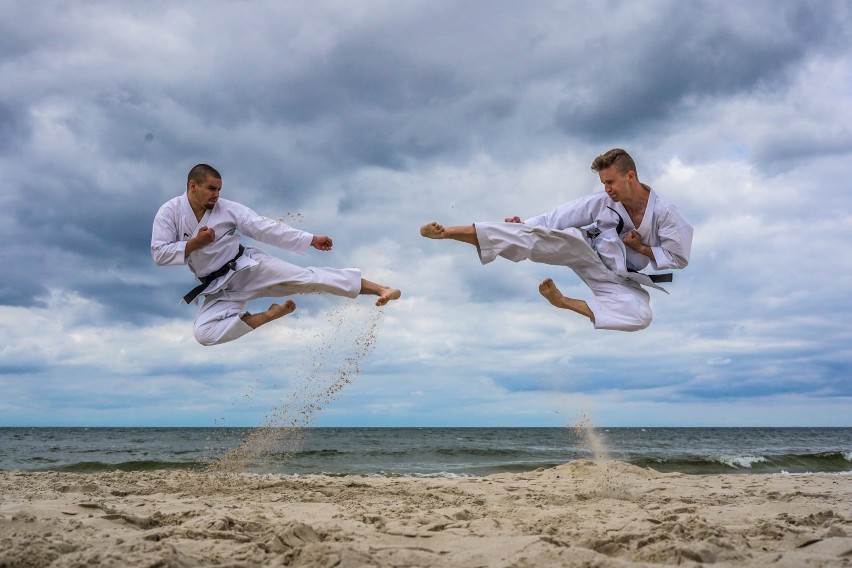 Zawodnicy Obornickiego Klubu Karate na obozie w Międzywodziu