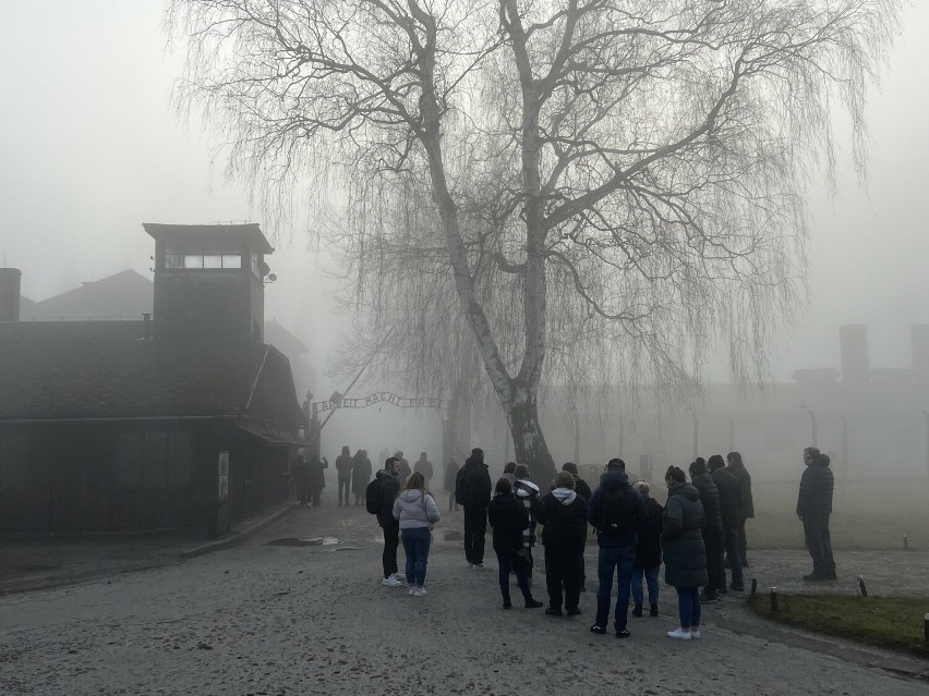 Miejsce Pamięci Auschwitz odwiedziło w 2023 roku ponad 1 mln...