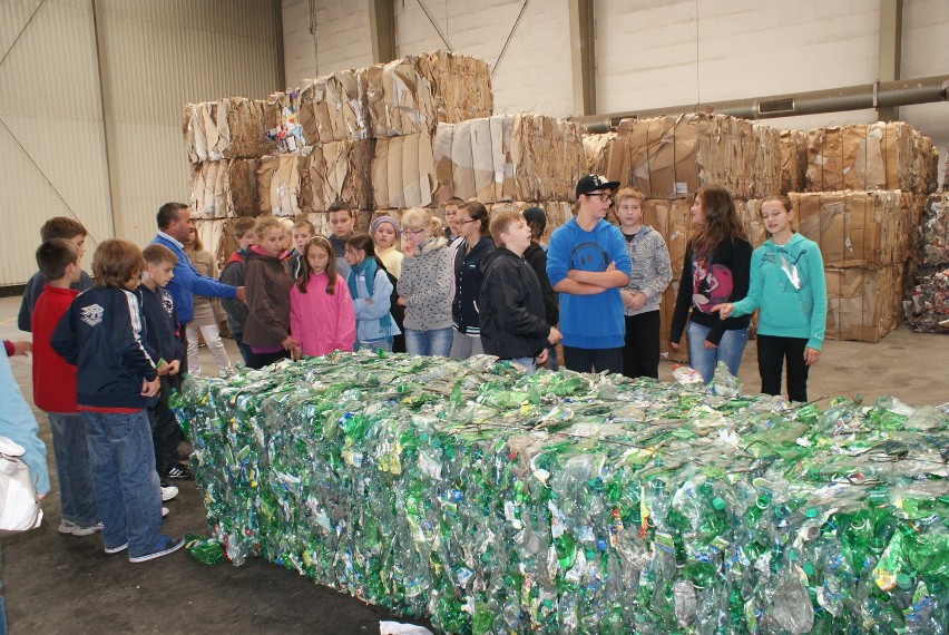 Podczas akcji sprzątania w Ornontowicach, dzieci uczyły się także ekologicznych zachowań