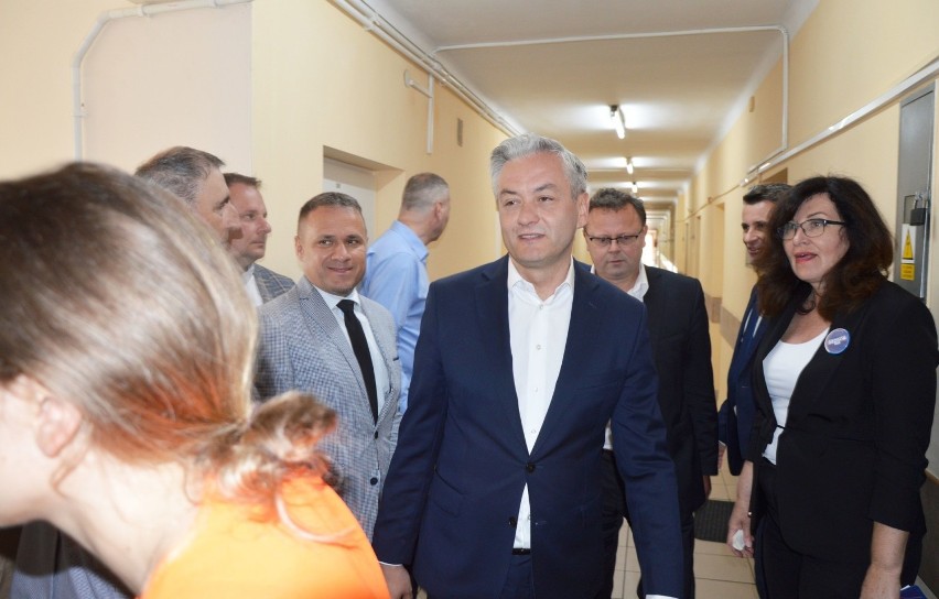 Poseł Andrzej Szejna otworzył biuro w Skarżysku. Lokal ma bogatą historię [ZDJĘCIA]