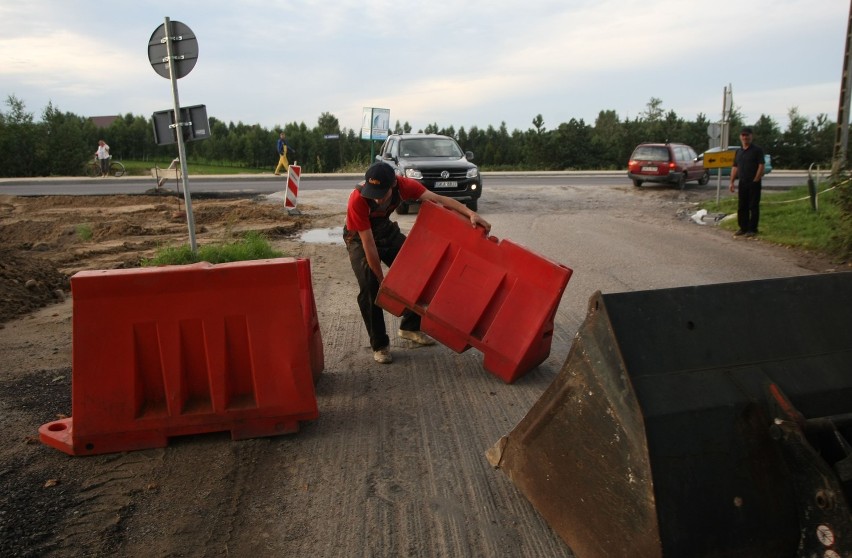 Droga w Karczemkach zablokowana. Nie przejedziesz przez ul. Tuchomską! ZDJĘCIA