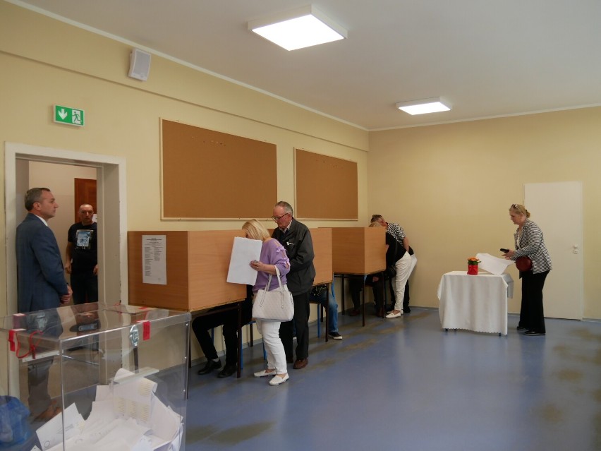 Mieszkańcy gminy Grodzisk głosują. Trwają wybory samorządowe...