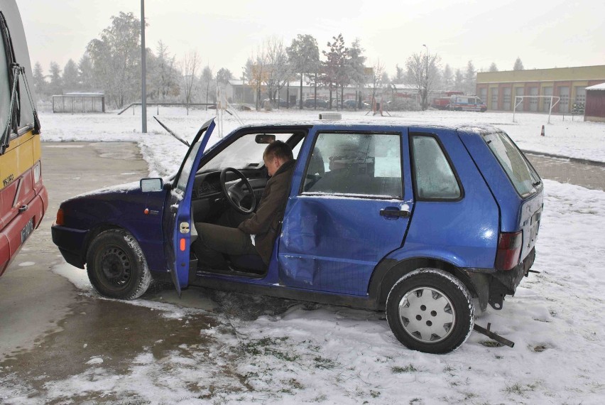 Autobus zderzył się z autem osobowym