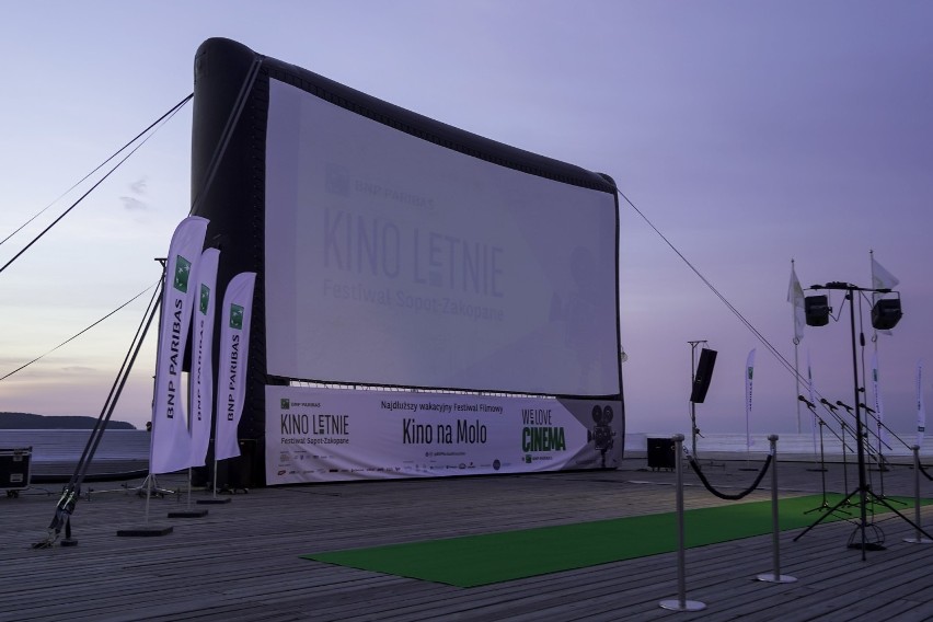 BNP Paribas Kino Letnie Sopot-Zakopane. Na sopockim molo 1 lipca 2021 rozpoczął się filmowy festiwal, który potrwa przez całe wakacje