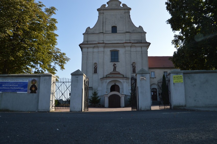 Klasztor franciszkanów w Miejskiej Górce na Goruszkach...