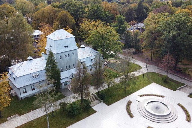 Galeria Historii Miasta zostanie wchłonięta przez Instytut Dziedzictwa i Dialogu i zostanie przeniesiona do Moszczenicy. W Parku Zdrojowym pojawi się Pałac Ślubów.