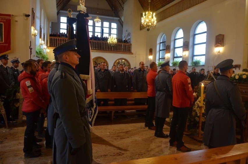 Pogrzeb policjanta, który zginął w Tatrach zgromadził tłumy