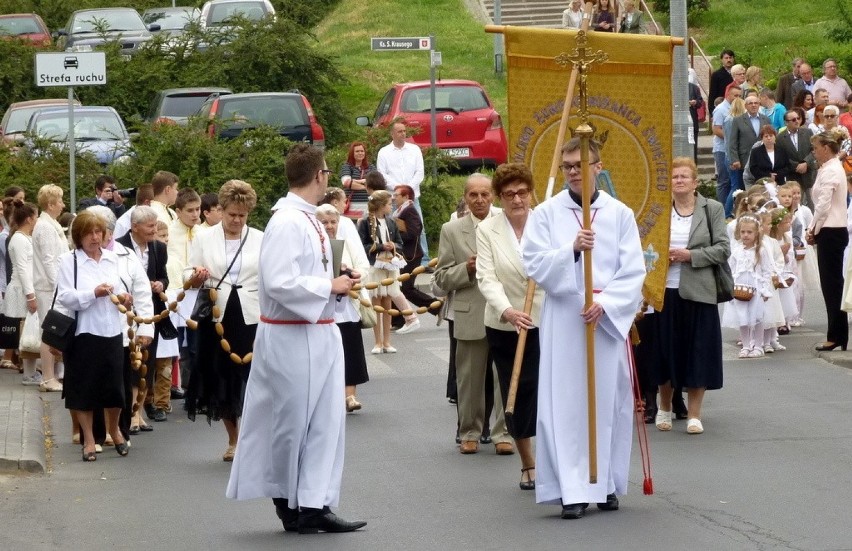 W parafii pw. św. Józefa w Świeciu nad Wisłą procesja Bożego...