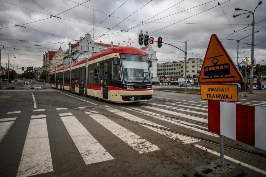 Samochody i tramwaje wróciły na wiadukt Hucisko [ZDJĘCIA]