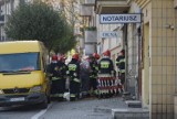 Poznań: Akcja strażaków na Jeżycach. W kamienicy przy ul. Norwida ulatnia się gaz [ZDJĘCIA]