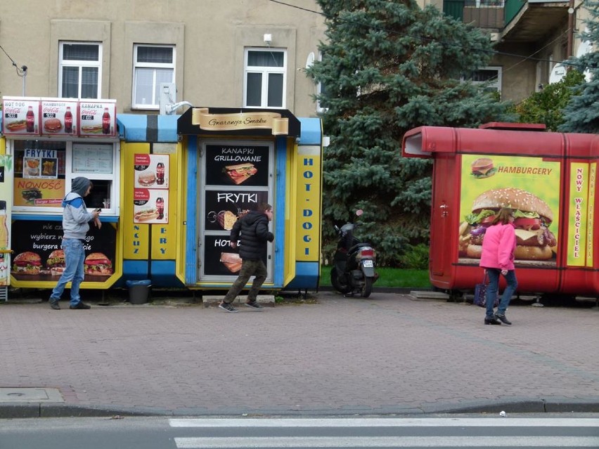 Zduńska Wola. Z centrum miasta znikną budki z hamburgerami?