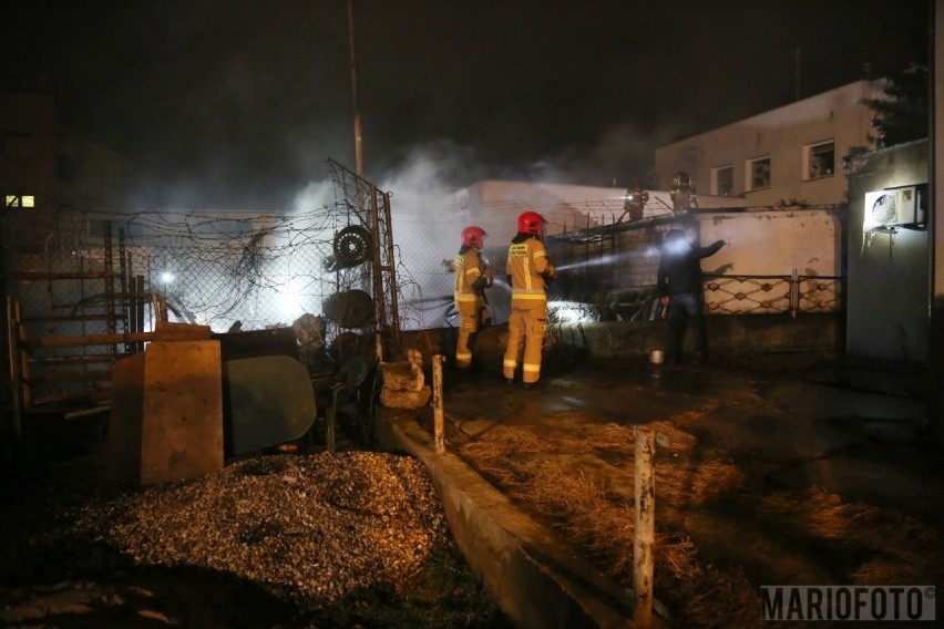 Pożar warsztatu samochodowego w Opolu.