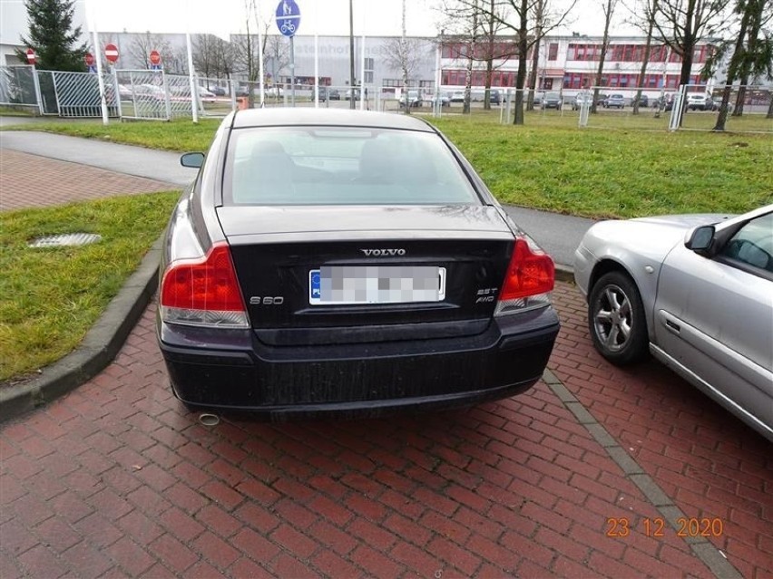 Licytowany samochód: VOLVO S60 rok prod. 2004	

Suma...