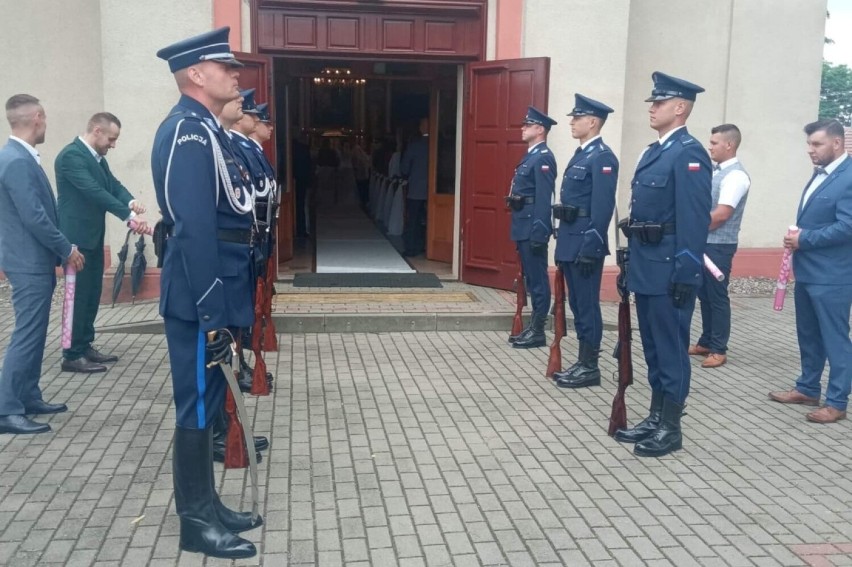 Ślub odbył się w kościele pod wezwaniem św. Jana Chrzciciela...