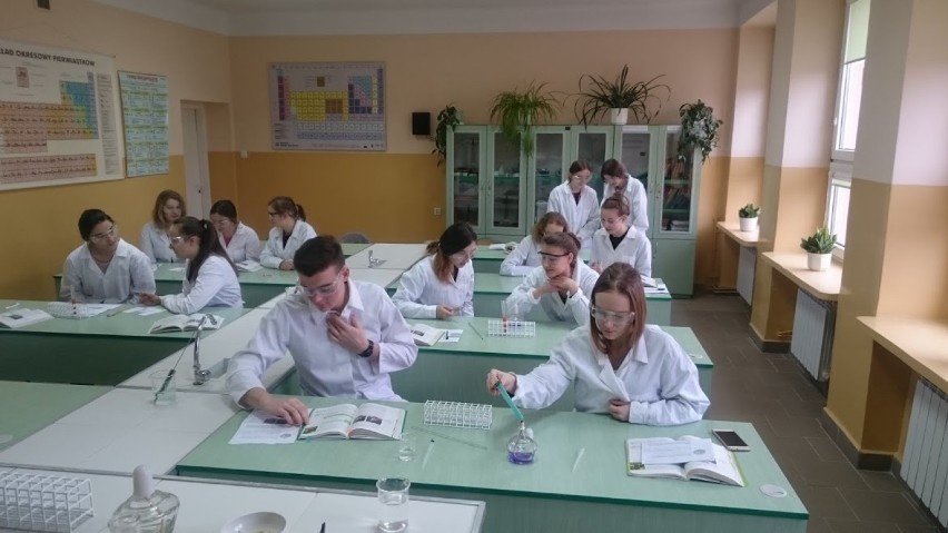 Grupa Azoty "Siarkopol" wspiera edukację staszowskich licealistów