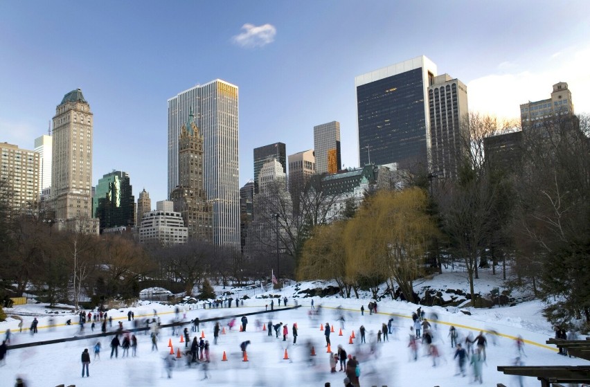 Położone w Nowym Jorku lodowiska są znane na całym świecie –...