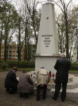 Chojnice. Spór o treść pomnika Armii Czerwonej