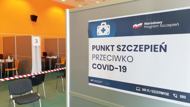 Punkt szczepień przeciwko COVID-19 w Strzelcach Opolskich.