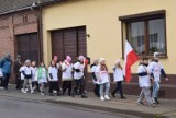Kolorowy przemarsz dzieci i młodzieży w Święto Niepodległości w Koziegłowach ZDJĘCIA 