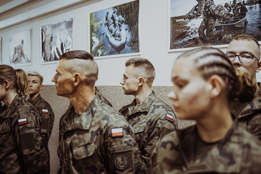Setka przyszłych terytorialsów ćwiczy w Lesznie. Niebawem czeka ich egzamin i przysięga [ZDJĘCIA]