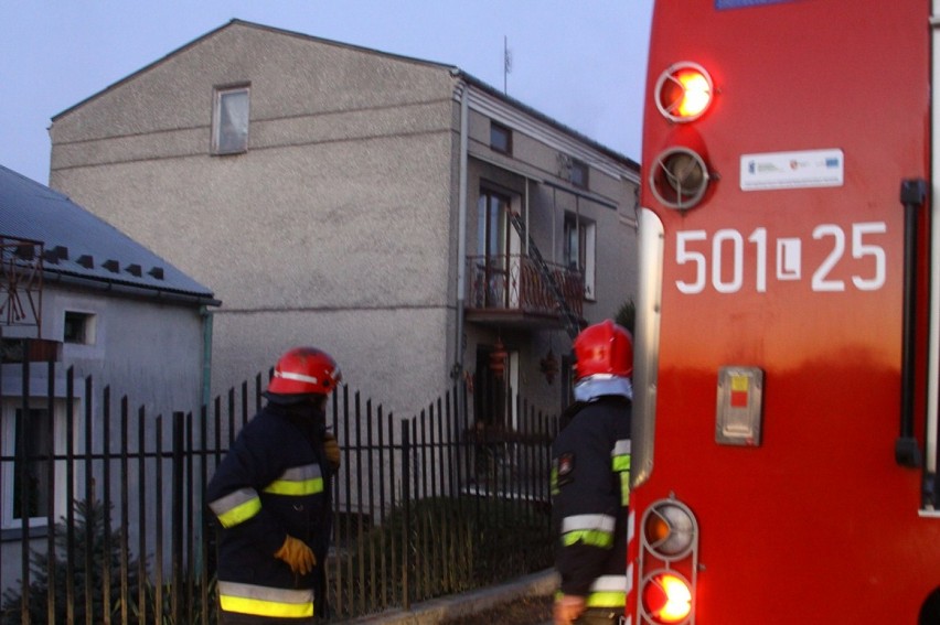 Pożar w Górze Puławskiej, trzy osoby trafiły do szpitala