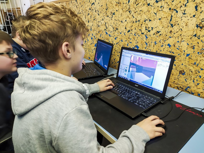 Młodzież z Zagórza wspólnie tworzyła własną grę komputerową