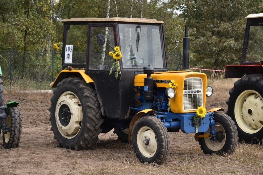 Jesienny Piknik Starej Motoryzacji już w weekend! Będą klasyki, kiermasz ekologicznych produktów, wspólne grzybobranie i wyścigi traktorów