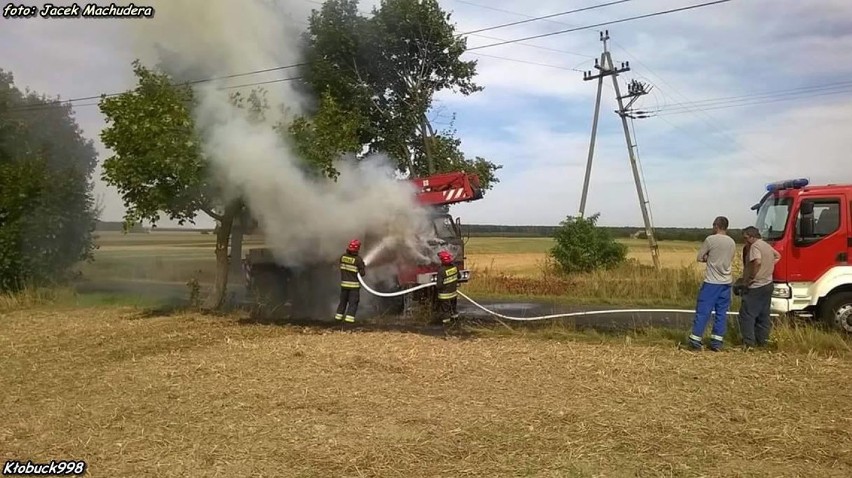 Pożar podnośnika w Wilkowiecku [FOTO]