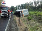 Wypadek pod Puławami. Ciężarówka wioząca piwo wpadła do rowu