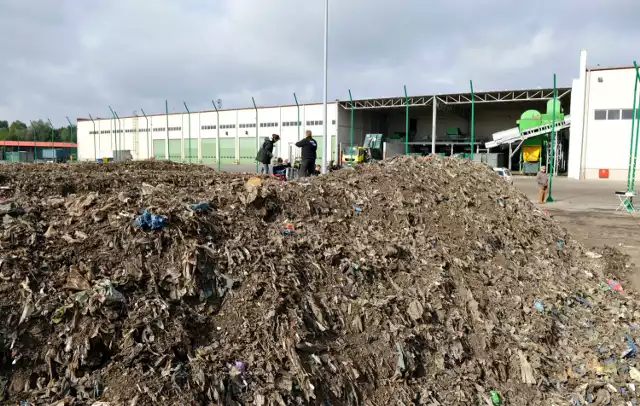 Mieszkańcy Szadółek i okolic obawiają się, że  remont sortowni śmieci w wysypisku da im się we znaki - zapachowe