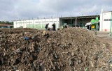 Remont sortowni śmieci nasili fetor w okolicach Szadółek? Apel o staranną segregację odpadów!