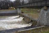 Gorlice. Po popołudniowych ulewach podniósł się stan wód w rzekach i potokach. Opady deszczu i śniegu mogą potrwać do rana