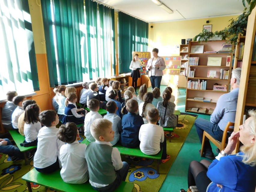 Pasowanie na czytelnika odbyło się w Publicznej Szkole Podstawowej nr 15 w Wałbrzychu