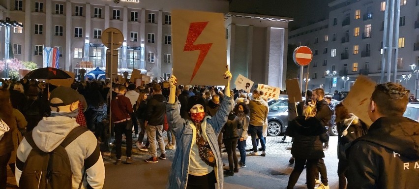 Tak wyglądały protesty w obronie praw kobiet w Sosnowcu....