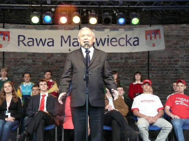 Jarosław Kaczyński jako kandydat na prezydenta RP odwiedził w 2010 r. Rawę Mazowiecką