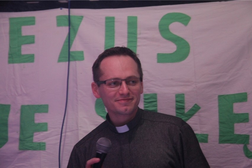 - Arcybiskup Grzegorz Ryś jest w  stałym kontakcie z...