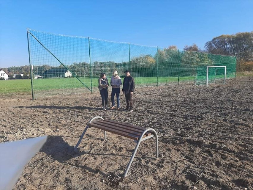 Powstaje boisko sportowe w Chachalni [ZDJĘCIA] 