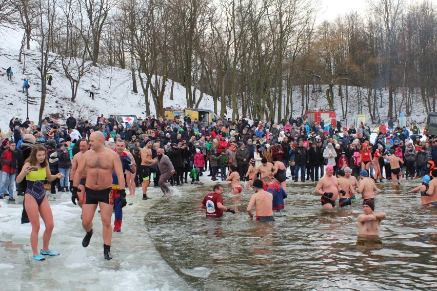 Licytowali i morsowali nad jez. Winiary