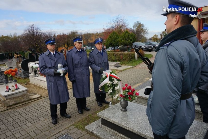 Policjanci z Rybnika oddali hołd tragicznie zmarłemu koledze