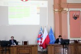 Sesja Rady Miasta Kalisza. Burzliwa dyskusja na temat pomocy dla przedsiębiorców ZDJĘCIA