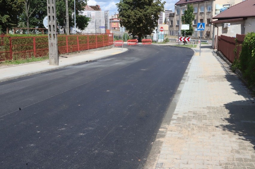 Kończy się remont ulicy Cymerysa-Kwiatkowskiego w Radomiu. Kierowcy wkrótce odetchną z ulgą, choć wciąż trzeba jechać objazdami