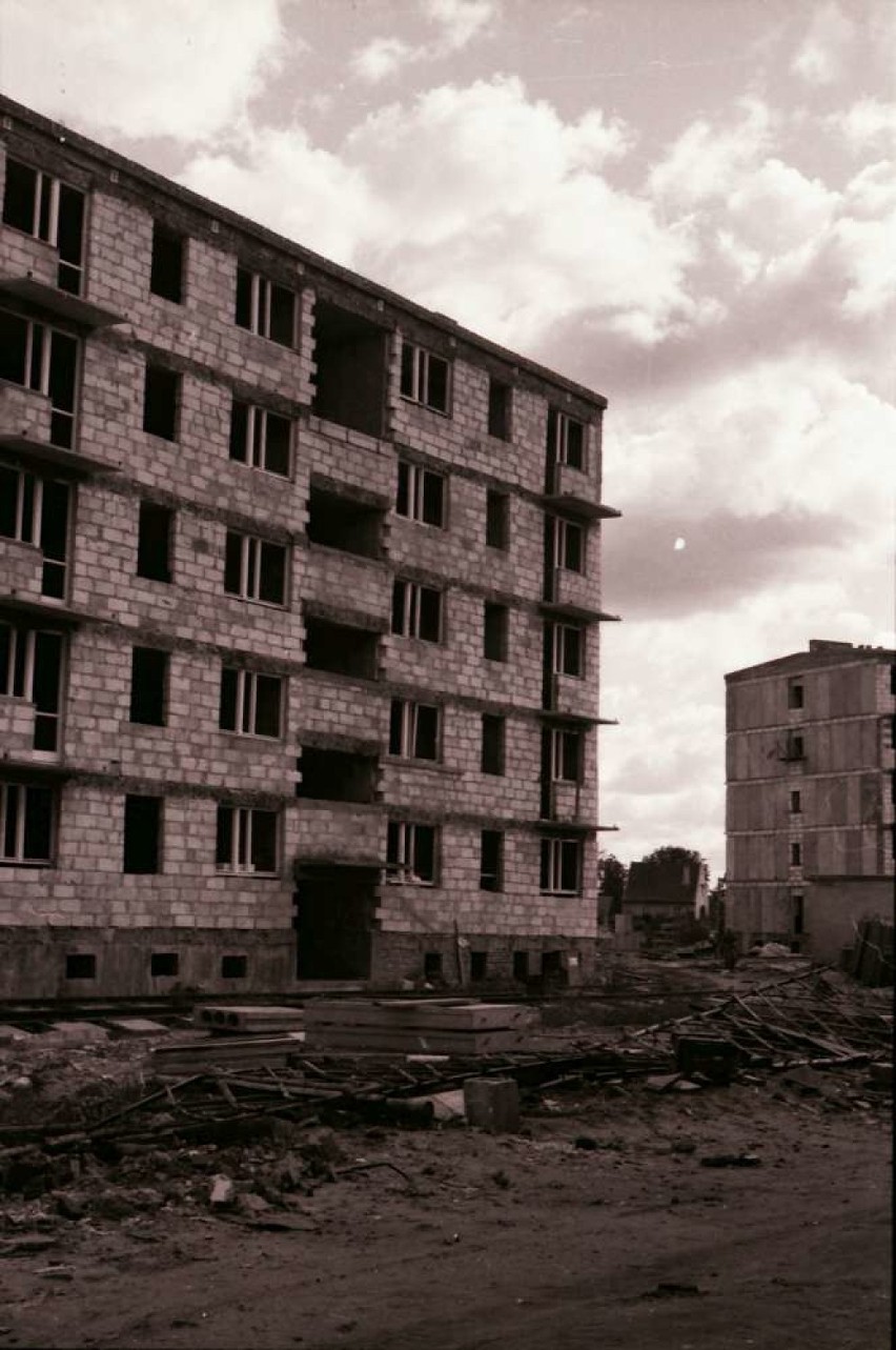 Osiedla w Wągrowcu na starych fotografiach. Tak w PRL wyglądały blokowiska... Od budowy do pierwszy lokatorów 