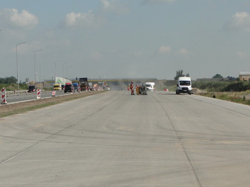 Postęp prac na budowanym odcinku autostrady A1 od Piotrkowa...