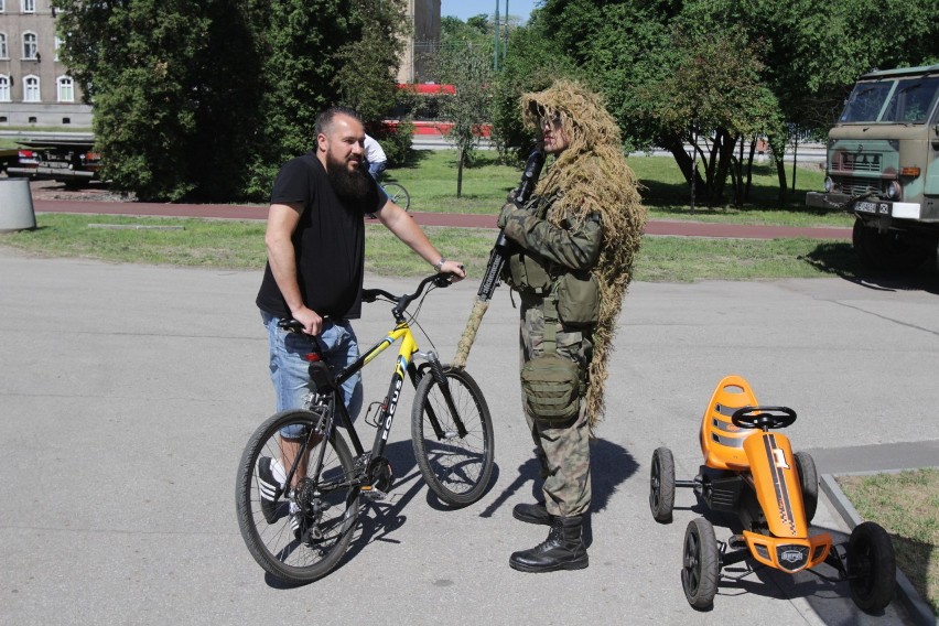 Sosnowiec: piknik militarny w Parku Sieleckim