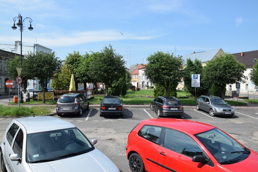 Fragment parkingu na Placu Wolności w Sępólnie od 15 do 19...