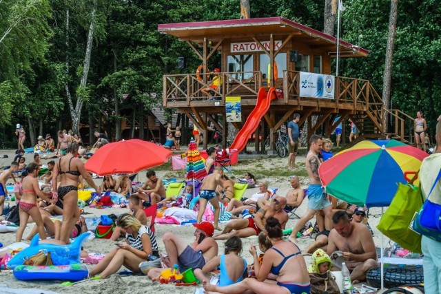 W ostatnią niedzielę lipca bydgoszczanie i mieszkańcy regionu wypoczywali nad jeziorem Borówno w gminie Dobrcz, pod Bydgoszczą
