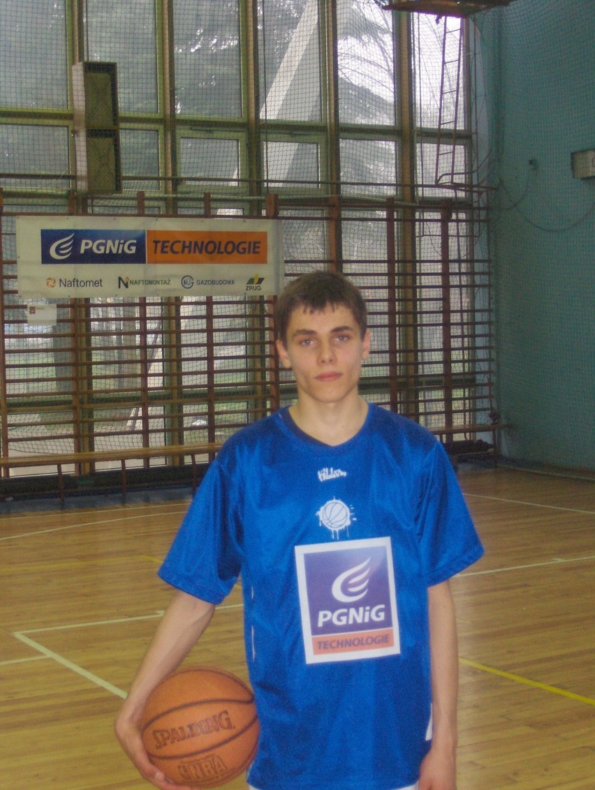 Bogusz Sebastian (1998) –koszykówka, Unia Tarnów. Finalista...