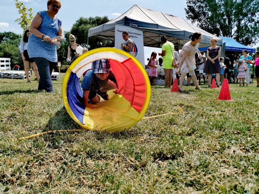 Będzin: piknik Bezpieczne wakacje na plaży nad Przemszą ZDJĘCIA 