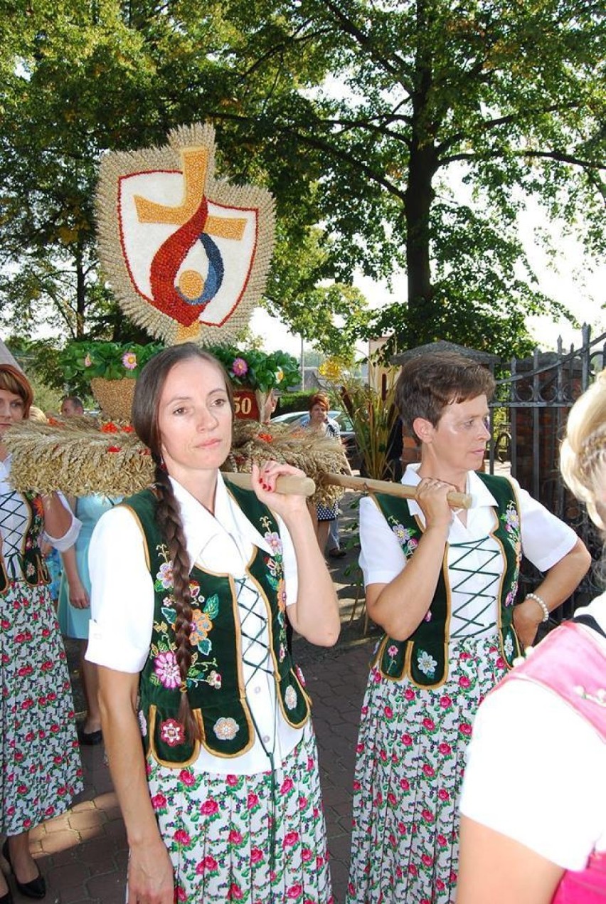 Dożynki Parafialne w Ostrowach nad Okszą [ZDJĘCIA]