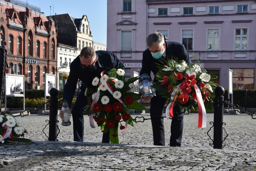 Znicz Pamięci Śrem. Marszałek Województwa Wielkopolskiego i...